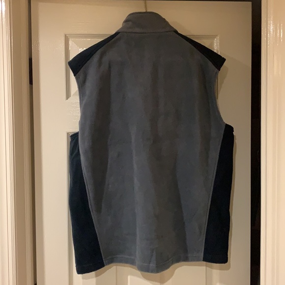 NWT Men’s Columbia fleece vest - Picture 3 of 3